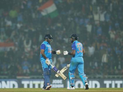 IND vs NZ, 2nd T20I Live : India have defeated New Zealand to level the series 1-1, NZ 99/8(20) & IND 101/4(19.5) - one of the strange T20 scorecard ever. | IND vs NZ, 2nd T20I Live : भारताने रोमहर्षक विजय मिळवला; ९९ धावा असूनही न्यूझीलंडने अखेरच्या चेंडूपर्यत सामना नेला