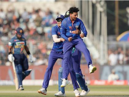 IND vs SL, 2nd ODI Live: India need 216 runs to win the ODI series against Sri Lanka, mohammed Siraj and Kuldeep yadav take 3 wickets each | IND vs SL, 2nd ODI Live: कुलदीप यादव, मोहम्मद सिराज चमकले; भारताने पुन्हा श्रीलंकेला रडवले, ३९.४ षटकांत ऑल आऊट केले