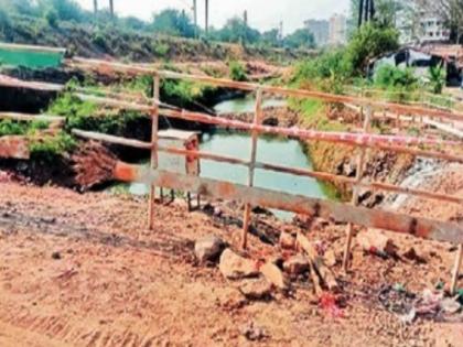 about 300 houses feared submerged canal narrowed by excavation for dedicated freight corridor in dombivali | ३०० घरे पाण्यात बुडण्याची भीती, डेडिकेटेड फ्रेट कॉरिडॉरसाठी केलेल्या खोदकामामुळे नाला अरुंद