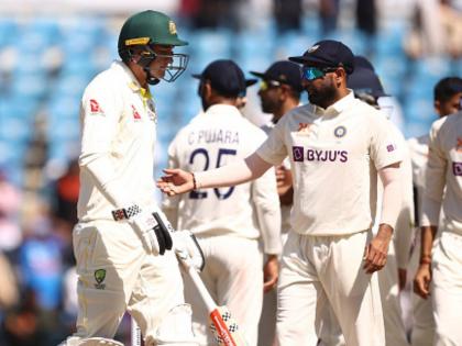 India vs aus 1st test live scorecard nagpur : Australia's star player Matt Renshaw taken to hospital after hurting knee on Day 2   | Ind vs Aus 1st test live : ऑस्ट्रेलियाच्या स्टार फलंदाजाला जावे लागले हॉस्पिटलमध्ये, जाणून घ्या नेमके काय घडले