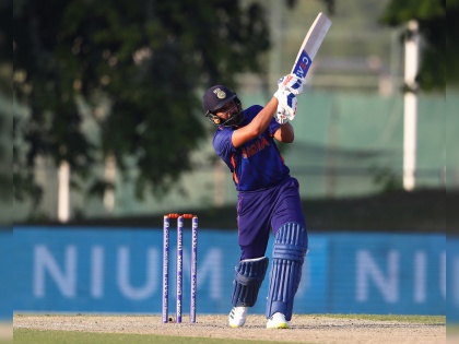 T20 World Cup, IND vs AUS Warm-Up match Live : India chase down 153 runs from just 17.5 overs against Australia with Rohit 60(41), Rahul 39(31), Sky 38*(27) & Hardik 14*(8) | T20 World Cup, IND vs AUS Warm-Up match Live : टीम इंडियाचा नाद करायचा नाय...!; इंग्लंडपाठोपाठ ऑस्ट्रेलियालाही दाखवला इंगा