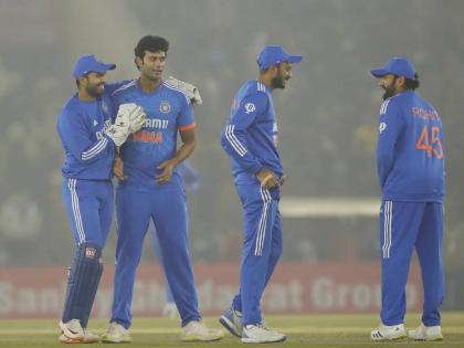 India vs Afghanistan 1st T20I Marathi Update :  Axar Patel ( 2-23) & Mukesh Kumar ( 2-33); India need 159 to win the 1st T20i against Afghanistan. | रोहितच्या नेतृत्वात भारतीय गोलंदाजांना सूर गवसला, पण मोहम्मद नबीने अनुभव कामी आणला