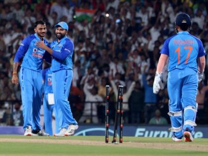 IND vs AUS T20 2022 Live Match : India need 91 to defeat Australia. Crazy innings by Matthew Wade - 43* (20). | IND vs AUS T20 2022 Live : अ‍ॅरोन फिंच-मॅथ्यू वेड यांची भन्नाट फटकेबाजी; अक्षर पटेल वगळता भारतीय गोलंदाजांची शरणागती