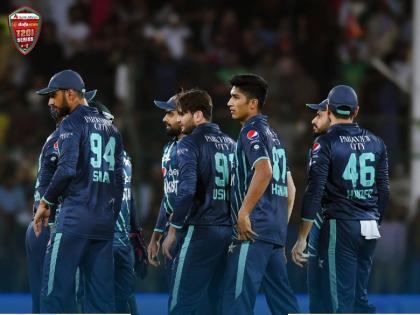 England Thrash Pakistan By 63 Runs In 3rd T20I; they are now 2-1 up in the 7-match series  | PAK vs ENG : २४ तासांत वाघाची शेळी झाली! इंग्लंडने २२१ धावा चोपून पाकिस्तानला जमिनीवर आणले अन्...