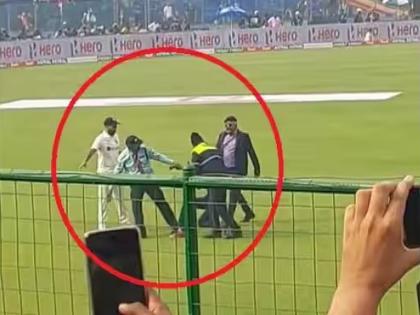 IND vs AUS 2nd Test: Intruder Tries To Sneak In The Ground In Delhi, Gets Slapped By Security | IND vs AUS 2nd Test: मैदानात घुसणाऱ्या चाहत्याला गार्डने मारले; शमीने केलेल्या कृतीने सर्वांचे मन जिंकले, पाहा Video