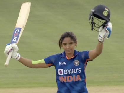 INDWvsENGW: Harmanpreet Kaur smashed 143* runs from just 111 balls including 18 fours and 4 sixes, india 333/5; she becomes the first ever Asian captain to score a century against England in women's ODIs, Video | INDWvsENGW: २२ चेंडूंत ९६ धावा, Harmanpreet Kaur आशियाई क्विन! ४६ वर्षांपूर्वीचा विक्रम मोडताना इंग्लंडसमोर उभारल्या ३३३ धावा