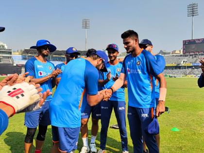 IND vs BAN 1st ODI Live Update : Who is Kuldeep Sen who making his debut today, Bangladesh have elected to bowl, Team India playing with 4 all rounder  | IND vs BAN 1st ODI : वडील चालवतात सलून, पोराने मिळवलं टीम इंडियाचं तिकीट, रोहितने उतरवला ४ ऑलराऊंडरचा संघ