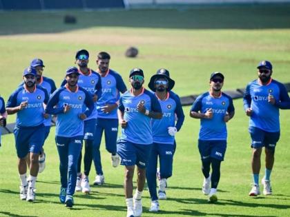 India Playing XI 2nd ODI vs BAN : Team Management to take call on ‘injured’ Shardul Thakur, Umran Malik likely for 2nd ODI  | India Playing XI 2nd ODI vs BAN : टीम इंडियाला धक्का; अष्टपैलू म्हणून खेळवला अन् आता दुखापतीमुळे संघाबाहेर बसला