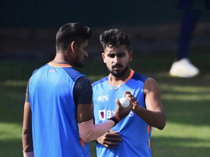 IND vs BAN 2nd ODI Live : Kuldeep Sen complained of back stiffness following the first ODI on Sunday, He was not available for selection for the 2nd ODI. | IND vs BAN 2nd ODI Live : शमी, रिषभ पाठोपाठ भारताचा आणखी एक खेळाडू जखमी; दुसऱ्या सामन्यातून माघार घेतली