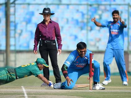 Team Pakistan's visa to travel to India and take part in Blind T20 World Cup has been rejected, confirmed GK Mahantesh, the President of Cricket Association for the Blind in India (CABI) | मोठी बातमी : भारतात होणाऱ्या वर्ल्ड कप स्पर्धेसाठी पाकिस्तानच्या संघाला व्हिसा नाकारला