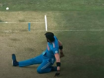 ICC ODI World Cup 2023 IND vs BAN Live : Hardik Pandya has done his ankle,  Pandya walks off the field. Virat Kohli to continue his over  | IND vs BAN Live : हार्दिक पांड्याला दुखापत, वेदनेने हैराण; सोडले मैदान, विराट कोहलीनं पूर्ण केली ओव्हर