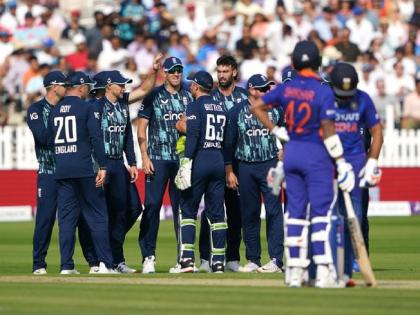 IND vs ENG 2nd ODI Live Updates : Reece Topley completes six-wicket haul, India all out 146, England have defeated India by 100 runs to level the series by 1-1. | IND vs ENG 2nd ODI Live Updates : रिसे टॉप्लीची 'टॉप' क्लास गोलंदाजी, इंग्लंडची मालिकेत बरोबरी; भारत १०० धावांनी हरला