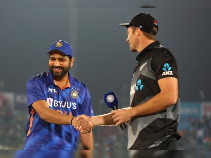 IND vs NZ, 2nd T20I Live Updates : Harshal Patel makes his T20I debut for India, India won the toss and decided to bowl first | IND vs NZ, 2nd T20I Live Updates : 'Purple' cap ते 'National' cap; टीम इंडियानं दुसऱ्या सामन्यात तगडा गोलंदाज मैदानावर उतरवला