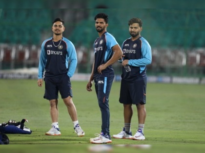 IND vs NZ, 3rd T20I Live Update : India won the toss and decided to bat first, Ishan Kishan and Yuzvendra Chahal replacing KL Rahul and Ravi Ashwin. | IND vs NZ, 3rd T20I Live Update : कर्णधार बदलूनही न्यूझीलंडला नाणेफेक जिंकता नाही आली, टीम इंडियानं प्लेइंग इलेव्हनमध्ये केले दोन बदल