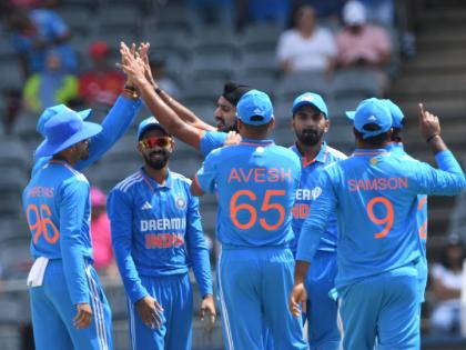 India vs South Africa 1st ODI Live Update :  South Africa 116 all out (Phehlukwayo 33; Arshdeep 5/37, Avesh 4/27) in 27.3 overs against India in Johannesburg | अर्शदीप सिंगच्या ५ विकेट्स, आवेश खानचे ४ बळी; दक्षिण आफ्रिका ११६ धावांत ऑल आऊट