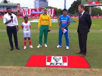 IND vs SA 2nd T20I : South Africa have won the toss and have opted to field; Ruturaj Gaikwad was unavailable for selection for the 2nd T20I due to illness: BCCI       | भारताची पहिली फलंदाजी; पण, सलामीवीर पडला आजारी, सामन्यातून घेतली माघार 