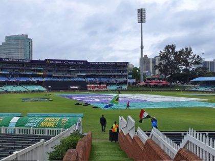 IND vs SA 1st T20I Live : TOSS is delayed due to Rain in Durban. We will start losing overs from 8.10pm IST. | पावसामुळे IND vs SA सामन्यासाठी डेडलाईन ठरली, पुढील ४० मिनिटांत सामना सुरू न झाल्यास... 