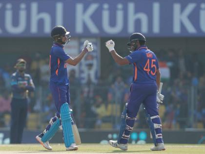 IND vs SL, 1st ODI Live : Rohit Sharma scored 83 in 67 balls with 9 fours and 3 sixes , he completes 7,500 ODI runs as an opener at an average of 57, He's the fastest ever opener to reach that landmark | IND vs SL, 1st ODI Live : रोहित शर्माचे शतक हुकले; हिटमॅनच्या खेळीने विश्वविक्रम नोंदवले, अनेक रेकॉर्ड मोडले