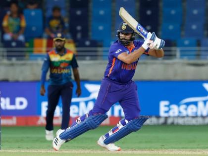 Asia Cup 2022, IND vs SL : Record: Rohit Sharma becomes the first Indian cricketer to complete 1000 runs in Asia Cup history,  Captain scored 72 runs from 41 balls  | Asia Cup 2022, IND vs SL : ९ चेंडूंत ४४ धावा! सचिन तेंडुलकरलाही नाही जमला असा विक्रम Rohit Sharma ने केला; ठरला पहिला भारतीय