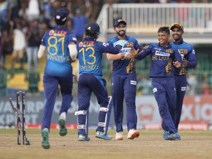 Asia Cup 2023 India vs Sri Lanka Live Marathi : India all out ot 213 runs, Dunith Wellalage ( 5-40), Charith Asalanka take 4 wickets, India lost all 10 wickets to spinners for the first time in ODI history | श्रीलंकेच्या फिरकीपटूंसमोर भारताची त्रेधातिरपीट; वन डेत प्रथमच ओढावली नामुष्की