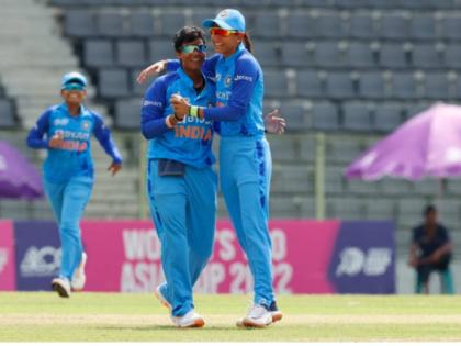 INDvsTHAI Asia Cup : India qualified into the final for the 8th consecutive time in Women's Asia Cup history, beat Thailand  by 74 runs, Deepti Sharma took Most wickets in an edition of Women's T20 Asia Cup | INDvsTHAI Asia Cup : भारतीय महिलांचा 'आठवा'वा प्रताप! फायनलमध्ये धडक, Deepti Sharma ने मोडला पाकिस्तानी स्टारचा विक्रम