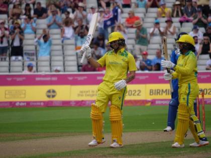 INDW vs AUSW : Renuka Singh Thakur Takes 4 wickets, but Australia women have defeated India by 3 wickets, Ashleigh Gardner masterclass innings takes Australia home | Renuka Singh Thakur, CWG 2022, INDW vs AUSW : ५ बाद ४९ धावांवरून ऑस्ट्रेलियाचे कमबॅक; भारतीय संघाने गमावली विजयाची सोपी संधी