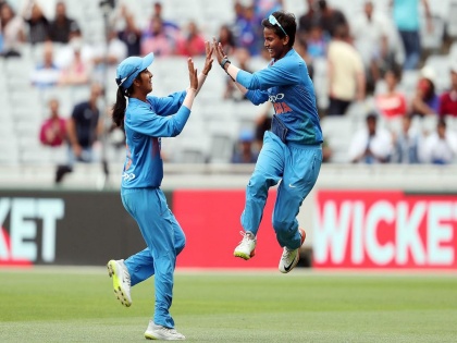 India vs South Africa : India women win the thriller to complete a 3-0 sweep on South Africa women | India vs South Africa : भारतीय महिलांचा आफ्रिकेवर रोमहर्षक विजय, मालिकेत निर्भेळ यश