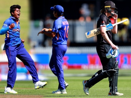 INDWvsNZW, Live Updates : India need 261 to defeat New Zealand, Pooja Vastrakar 4 wickets, Gayakwad picked 2 and Jhulan and Deepti 1 each | INDWvsNZW, Live Updates : 'छोटा पांड्या' PoojaVastrakarने पुन्हा करिष्मा केला, चार विकेट्स घेत न्यूझीलंडच्या धावांचा ब्रेक लागला