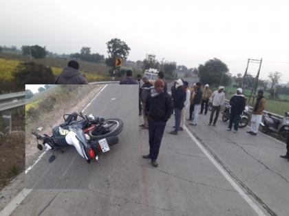 An ambush occurred through a crack in the road; Two who went to Mama for Sankranti died on the spot due to bike slip | रस्त्यातील भेगाने घात झाला; दुचाकी घसरून संक्रांतीसाठी मामाकडे निघालेल्या दोघांचा मृत्यू