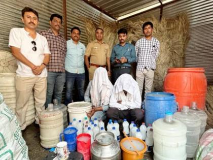 Liquor worth five and a half lakhs was seized in raids on liquor dens in Chathar | चार ठिकाणी दारू अड्ड्यावर छापा;साडेपाच लाखांची ताडी-दारू जप्त