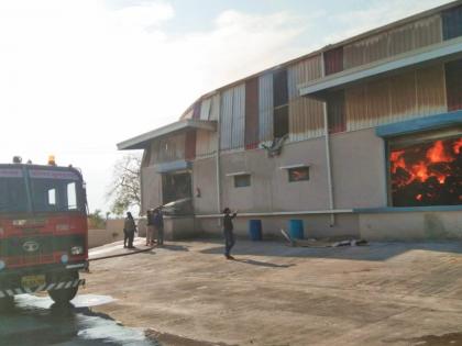 Fierce fire at cotton warehouse in Ajantha; Estimates of damages run into crores | अजिंठ्यात वेअर हाऊसमधील कापसाला भीषण आग; कोट्यवधींच्या नुकसानीचा अंदाज