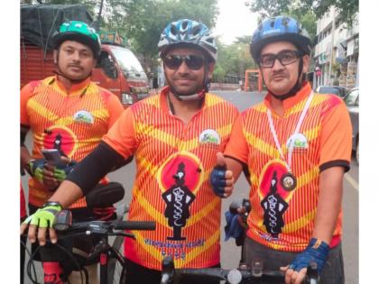 Reached Pandharpur by cycling 320 km in two days; The businessman gave the message of environment | सायकलवारीने दोन दिवसांत ३२० किमी पार करत गाठले पंढरपूर; व्यापाऱ्याने दिला पर्यावरणाचा संदेश