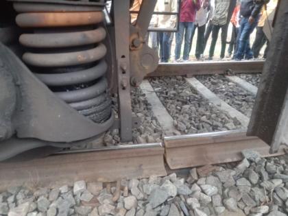 Railway track broken between Manawat Road and Selu; A major accident was avoided by the vigilance of the employees | मानवत रोड ते सेलू दरम्यान रेल्वेरूळ तुटला; कर्मचाऱ्यांच्या सतर्कतेने मोठी दुर्घटना टळली