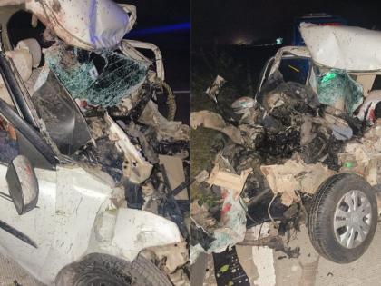 Mourning in the education sector! Terrible tractor-car accident near Ausa; Driver dies along with three teachers | शैक्षणिक क्षेत्रात शोककळा! ट्रॅक्टर-कारचा भीषण अपघात; तीन शिक्षकांसह चालकाचा मृत्यू