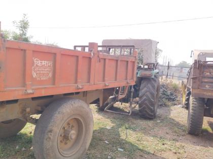 Victims of illegal sand transportation! A speeding tractor crushed two people on a two-wheeler | अवैद्य वाळू वाहतूकीचे बळी! भरधाव ट्रॅक्टरने दुचाकीवरील दोघांना चिरडले