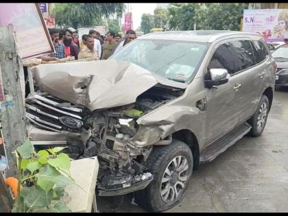 Hit and run thrill in Nanded, drunk driver overturns six vehicles | नांदेडमध्ये हिट अँड रनचा थरार, दारूच्या नशेत चालकाने सहा वाहनांना उडवले Hit and run thrill in Nanded, drunk driver overturns six vehicles | नांदेडमध्ये हिट अँड रनचा थरार, दारूच्या नशेत चालकाने सहा वाहनांना उडवले