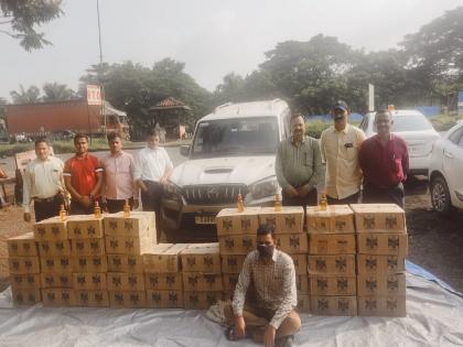 Goods worth 14 lakhs including Goa-made liquor seized in Dodamarg, one arrested | दोडामार्गात गोवा बनावटीच्या दारुसह १४ लाखांचा मुद्देमाल जप्त, एकजण ताब्यात