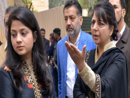 Jammu-Kashmir Election : Mehbooba Mufti's daughter's entry into politics; PDP announced first list of 8 candidates | मेहबूबा मुफ्ती यांच्या मुलीची राजकारणात एंट्री; PDP ने जाहीर केली 8 उमेदवारांची पहिली यादी...