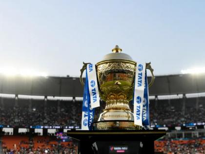 IPL Media Rights LIVE UPDATES : IPL Per Match Value cross 100 CR Mark and BID stands at 42,000 CRORE  | IPL Media Rights: पहिल्या दिवशी ४३,०५० कोटींची बोली, प्रती सामन्याला १०० कोटींचा दर!