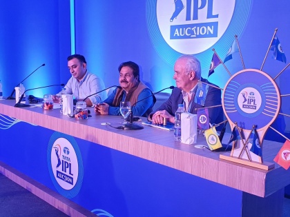 IPL-auction-2022-live-updates-ipl-auction-news-2022-live-streaming-marathi - BCCI adds U19 World Cup winning India players to IPL auction register, total number of players in the auction register is now 600 | Big News : IPL 2022 Mega Auction मध्ये झाली आणखी १० खेळाडूंची एन्ट्री, ठरणार गेम चेंजर; आता ५९० नव्हे तर ६०० खेळाडूंवर लागणार बोली