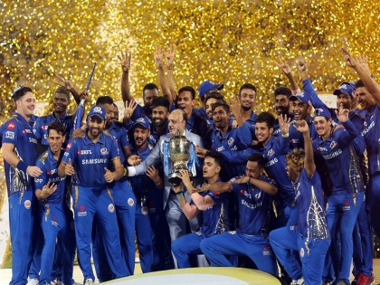  Mumbai Indians and Chennai Super Kings are on the rise; Reward the prize! | मुंबई इंडियन्स व चेन्नई सुपरकिंग्स झाले मालामाल; बक्षिसांचा वर्षाव!