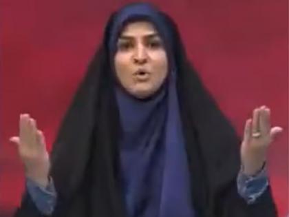 The attack happened while the broadcast was still going on, now the female anchor gave the news by pointing at Israel's nose. | प्रक्षेपण सुरू असतानाच झाला होता हल्ला, आता इस्राइलच्या नाकावर टिच्चून त्या महिला अँकरने दिल्या बातम्या The attack happened while the broadcast was still going on, now the female anchor gave the news by pointing at Israel's nose. | प्रक्षेपण सुरू असतानाच झाला होता हल्ला, आता इस्राइलच्या नाकावर टिच्चून त्या महिला अँकरने दिल्या बातम्या