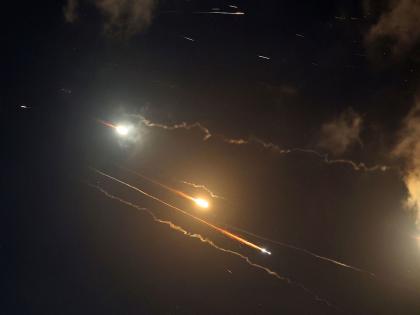 Iran Attack on Israel: What kind of missile did Iran fire? No alert or siren sounded in Israel; It fell on Haifa... | इराणने अशी कोणती मिसाईल डागली? इस्रायलमध्ये ना अलर्ट आला ना सायरन वाजला; हायफावर कोसळली... Iran Attack on Israel: What kind of missile did Iran fire? No alert or siren sounded in Israel; It fell on Haifa... | इराणने अशी कोणती मिसाईल डागली? इस्रायलमध्ये ना अलर्ट आला ना सायरन वाजला; हायफावर कोसळली...