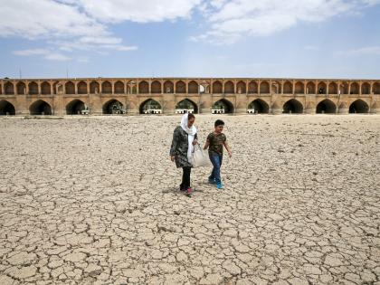जग हादरलं! भीषण पाणी टंचाईमुळे 'या' देशाची राजधानी रिकामी करावी लागणार? दीड कोटी जनतेवर होणार परिणाम!