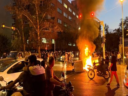 Iran Protest: First the death of a young woman, now the rape of a minor girl; Violence flares up again in Iran | Iran Protest: आधी तरुणीचा मृत्यू, आता अल्पवयीन मुलीवर बलात्कार; इराणमध्ये पुन्हा भडकला हिंसाचार