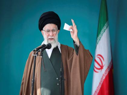 Iran's Cyber Security Command banned officials and security personnel from using internet-connected devices over concerns of Israel war | मृत्यूपासून वाचायचे असेल तर तातडीने हे काम करा; इराणचा अधिकाऱ्यांसाठी नवा फर्मान Iran's Cyber Security Command banned officials and security personnel from using internet-connected devices over concerns of Israel war | मृत्यूपासून वाचायचे असेल तर तातडीने हे काम करा; इराणचा अधिकाऱ्यांसाठी नवा फर्मान