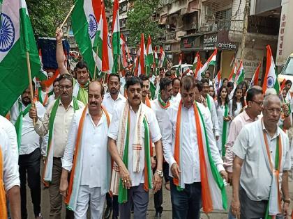 Tricolor Yatra organized by BJP Participation of citizens along with officials in the procession | भाजपकडून तिरंगा यात्रेचे आयोजन; पदाधिकाऱ्यांसह नागरिकांचा पदयात्रेत सहभाग 