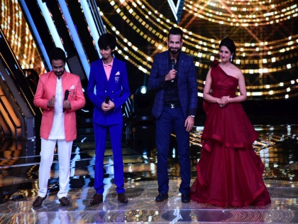 Irfan Pathan sings IPL anthem with The Voice contestants | ‘द व्हॉइस’च्या मंचावर इरफान पठाणने गायले ‘आयपीएल’चे गीत !
