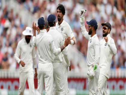 India vs England 1st Test: Ishant sharma made record in test series | India vs England 1st Test: इशांतची विक्रमी कामगिरी, दिग्गजाला टाकले मागे