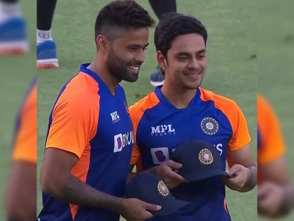 IND vs ENG, 2nd T20 : Ishan Kishan and Suryakumar Yadav have been handed their caps. Looks like two debuts for India today | IND vs ENG, 2nd T20 : Big News; इशान किशन, सूर्यकुमार यादव आज करणार पदार्पण; कोणाचा पत्ता होईल कट?